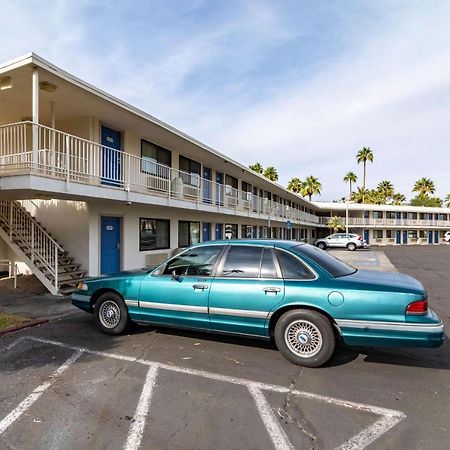 Motel 6-Palm Springs, Ca - East - Palm Canyon Eksteriør billede