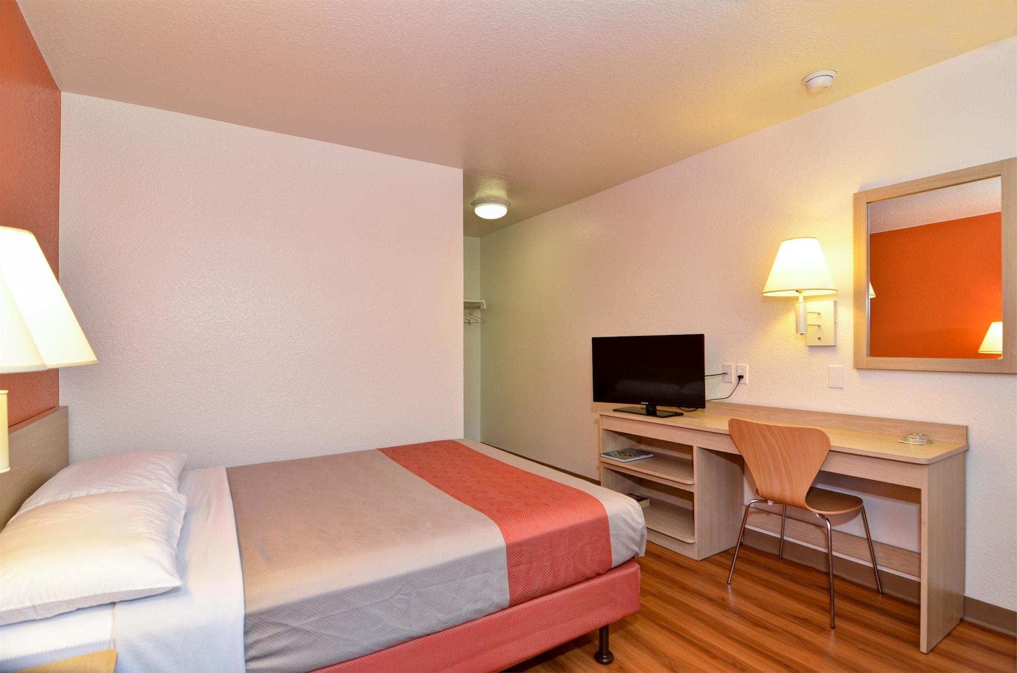 Motel 6-Palm Springs, Ca - East - Palm Canyon Eksteriør billede