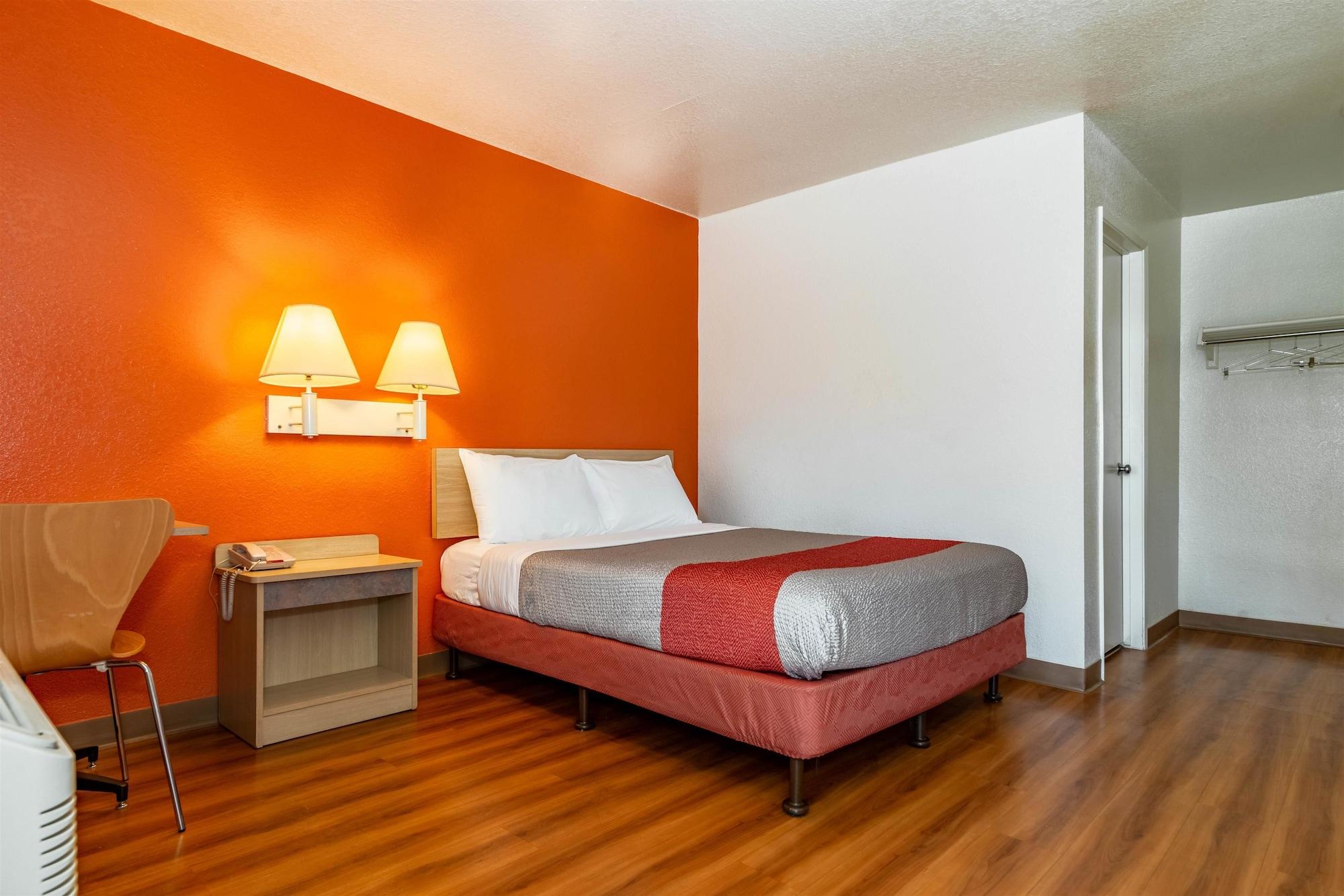 Motel 6-Palm Springs, Ca - East - Palm Canyon Eksteriør billede