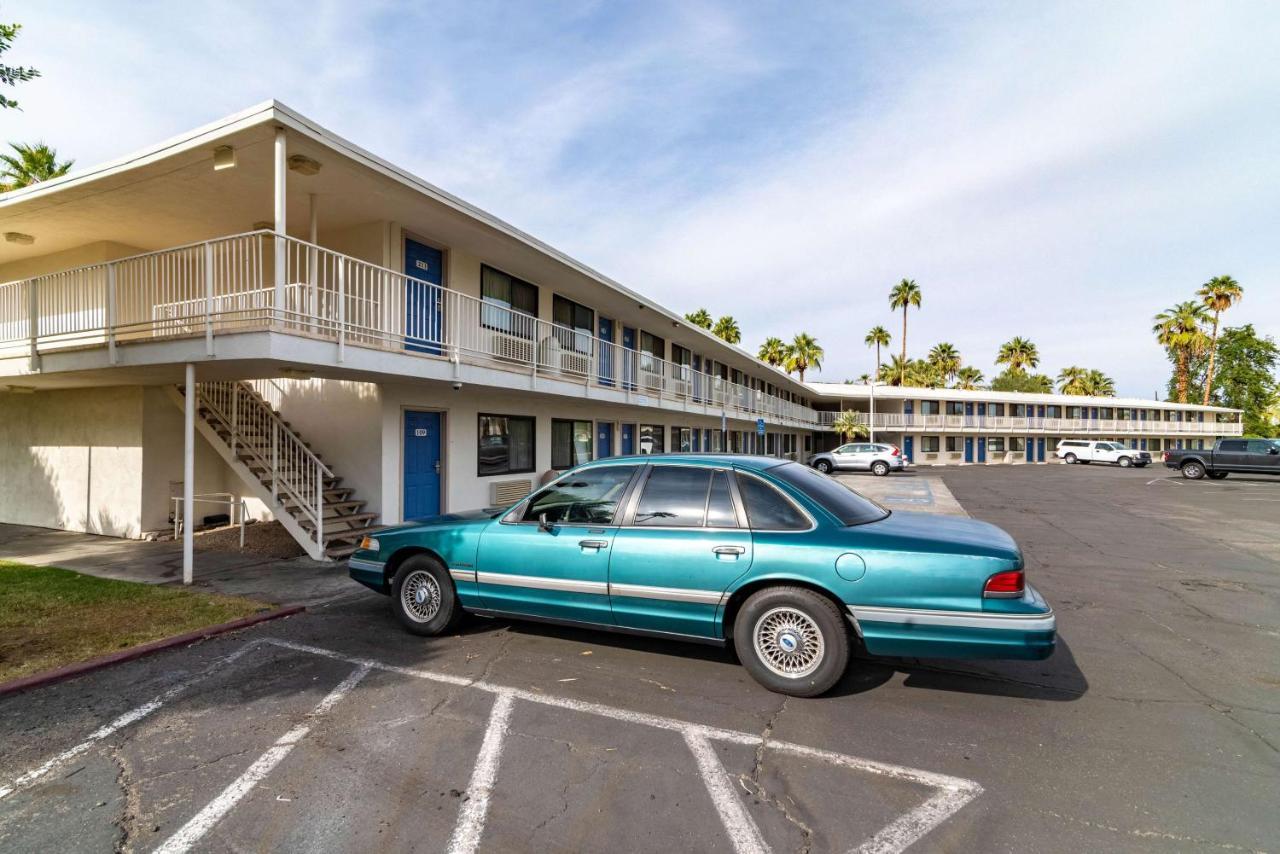 Motel 6-Palm Springs, Ca - East - Palm Canyon Eksteriør billede