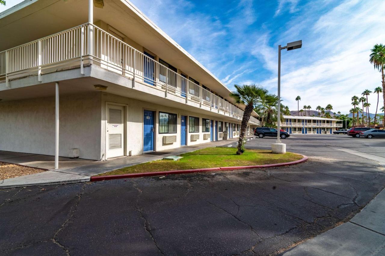 Motel 6-Palm Springs, Ca - East - Palm Canyon Eksteriør billede