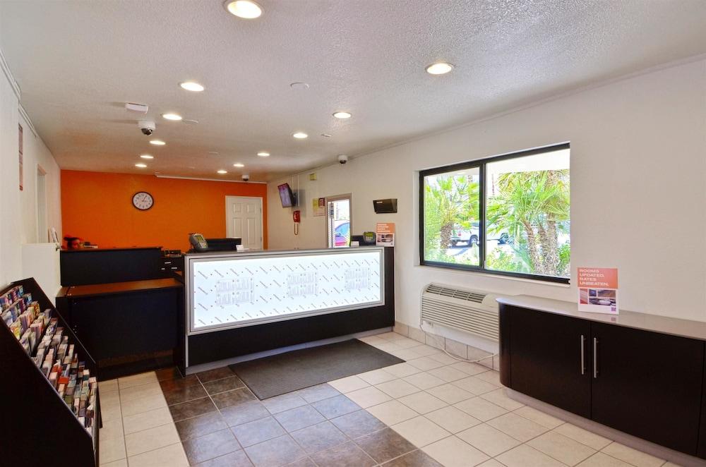 Motel 6-Palm Springs, Ca - East - Palm Canyon Eksteriør billede