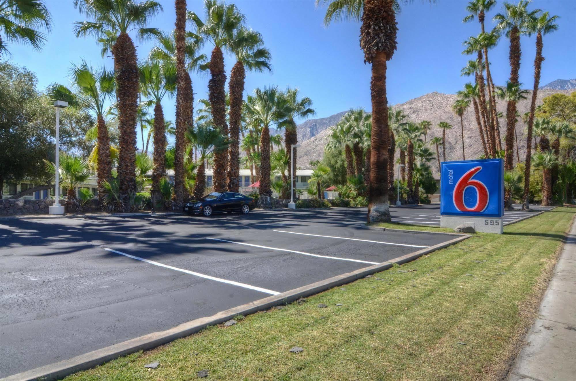 Motel 6-Palm Springs, Ca - East - Palm Canyon Eksteriør billede