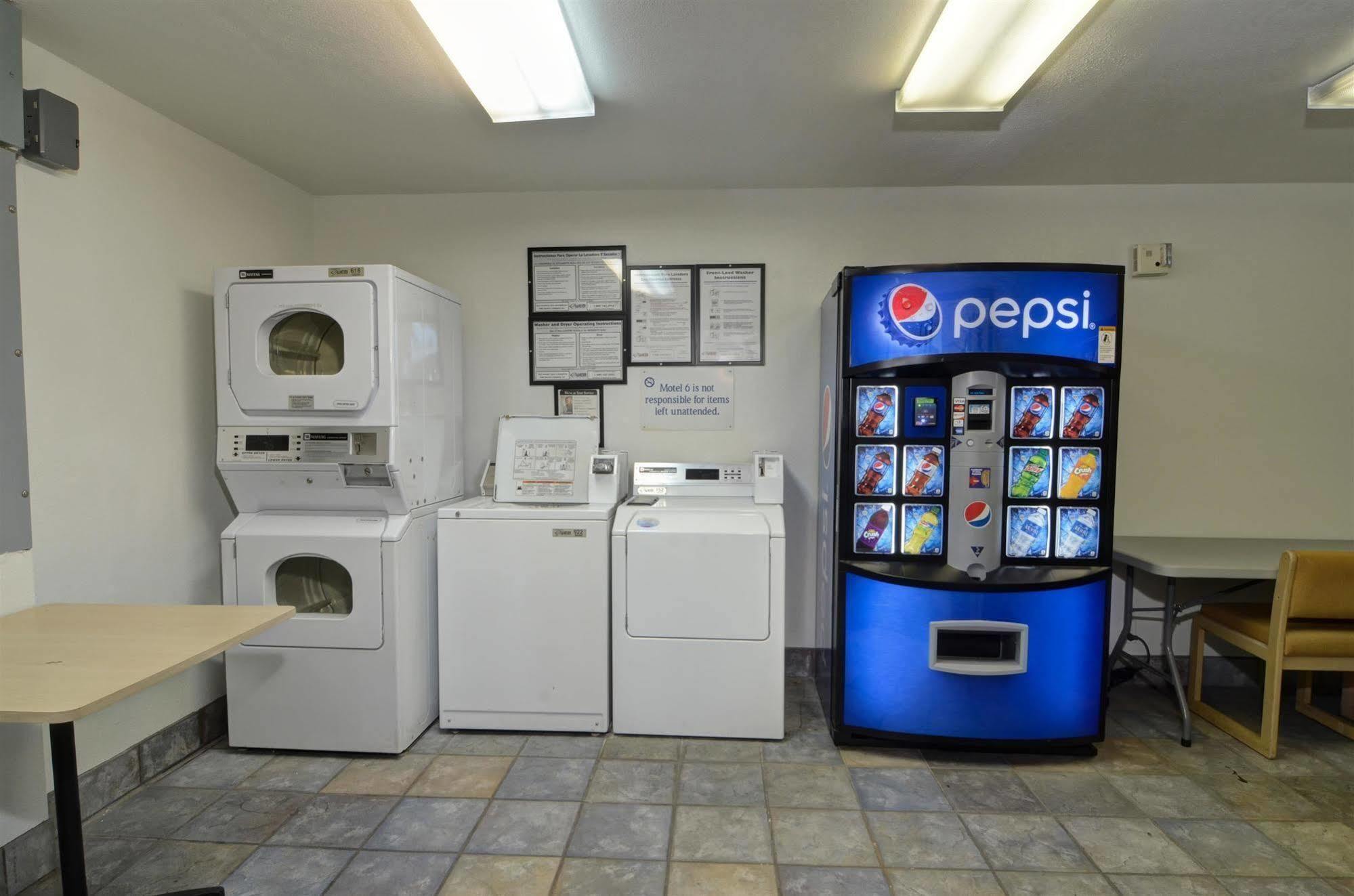Motel 6-Palm Springs, Ca - East - Palm Canyon Eksteriør billede